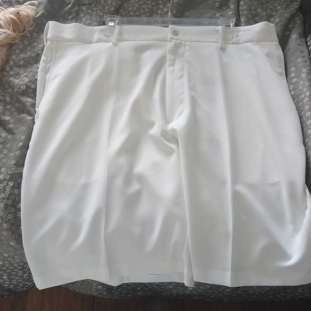 NWT PGA Tour WhitE Expandable Waistband Size 42